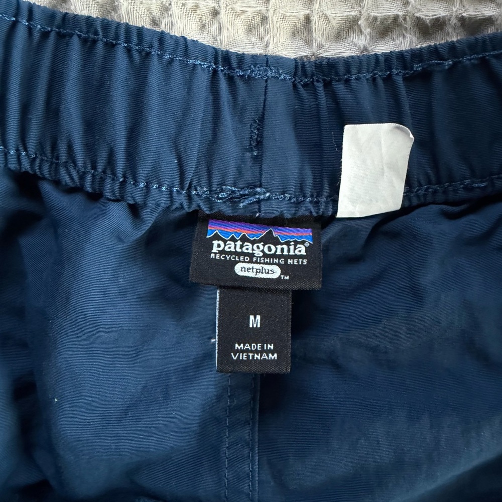 Patagonia Women’s Navy Baggies Shorts - 2.5 inch - Picture 4 of 4